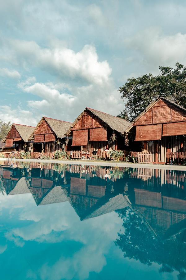 Nipoh Beach Cottage Kijal Exterior foto