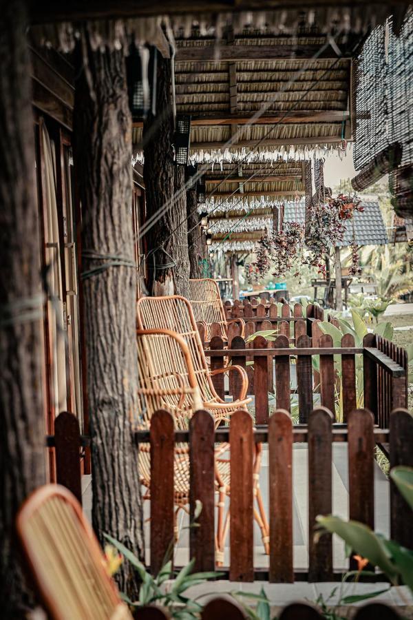Nipoh Beach Cottage Kijal Exterior foto